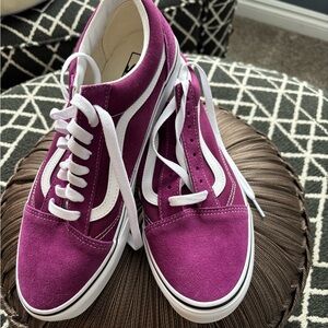 Vans shoes, men’s 10.5 / ladies 12, brand new never worn. Plum purple color.